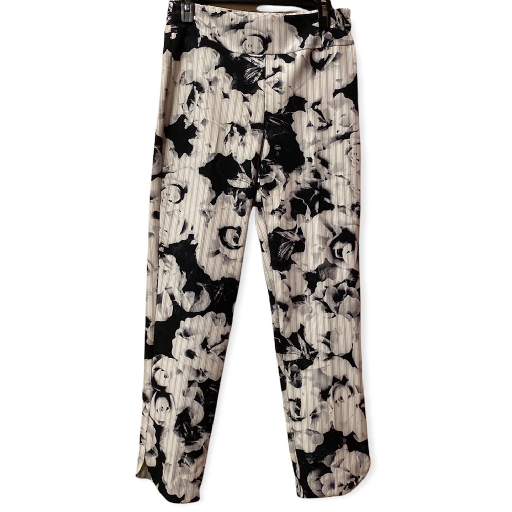 Joseph Ribkoff Black and White Floral Cropped Pants